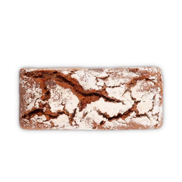 Ein Laib Roggenvollkornbrot mit einer rissigen, mit Mehl bestäubten Kruste, von oben vor einem schlichten weißen Hintergrund betrachtet.